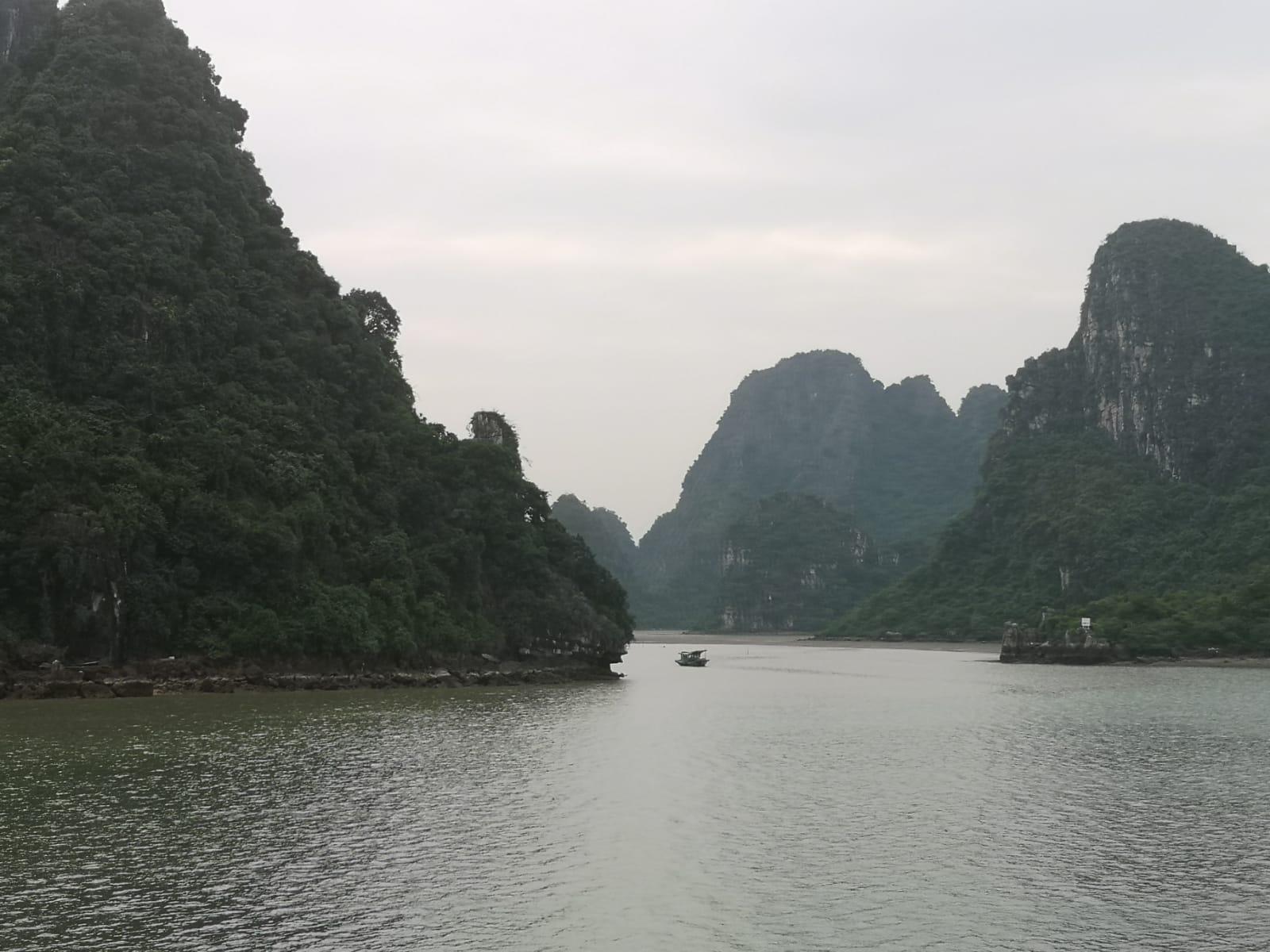 Halong Bay und Cat Ba - Cover Image